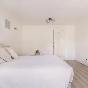  Homestay Luxury Terraced House In Thamesmead